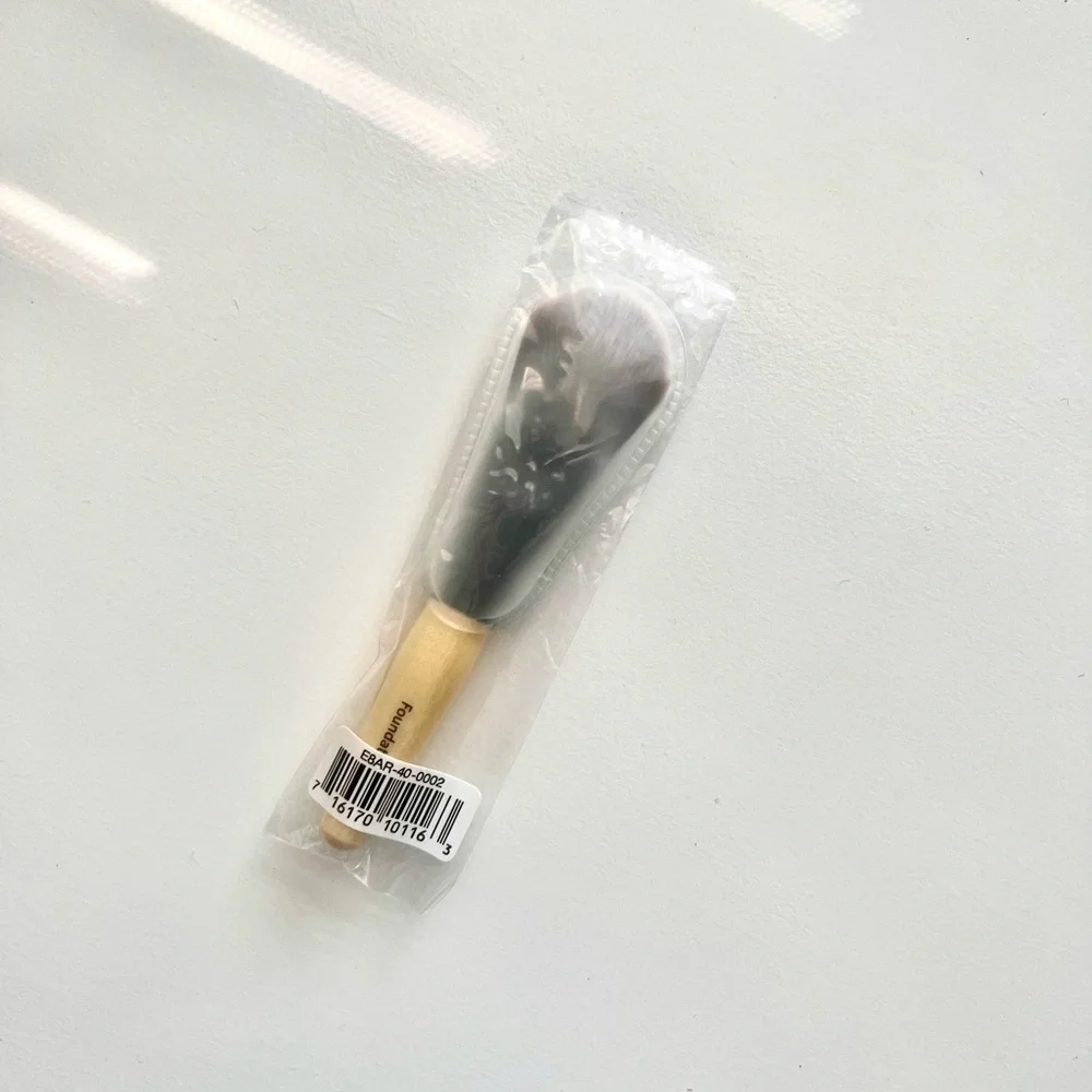 🆕 Bobbi Brown mini foundation Brush